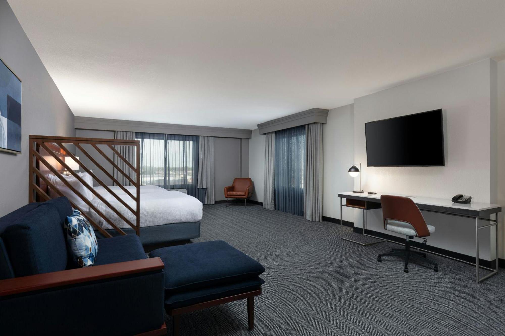 Courtyard By Marriott Wichita At Old Town Hotel Eksteriør billede